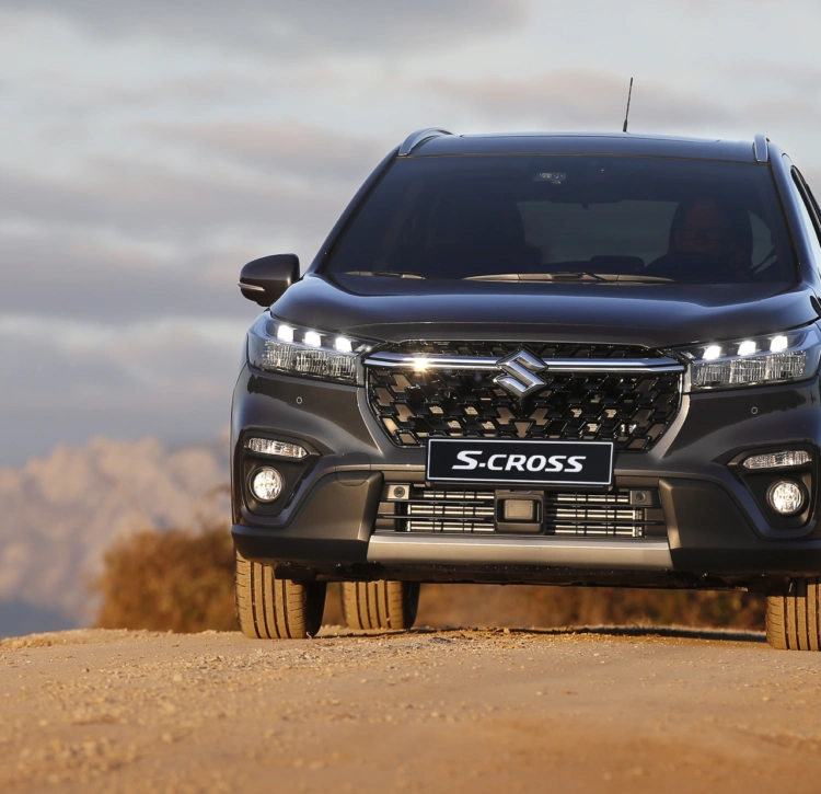 S-Cross on gravel road