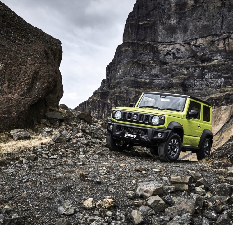 Jimny is agile on rocky off-road surfaces