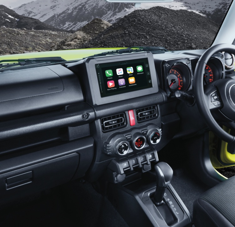 Jimny's functional interior features Apple CarPlay® and Android Auto™